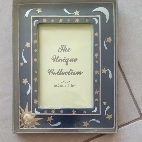 Picture Frame Set - Picture 2 of 8